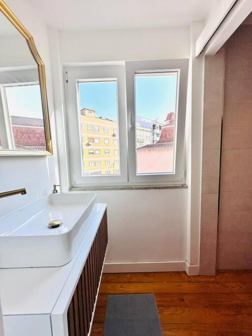 Lisbon City Center Flat For 6 Pp Exterior foto